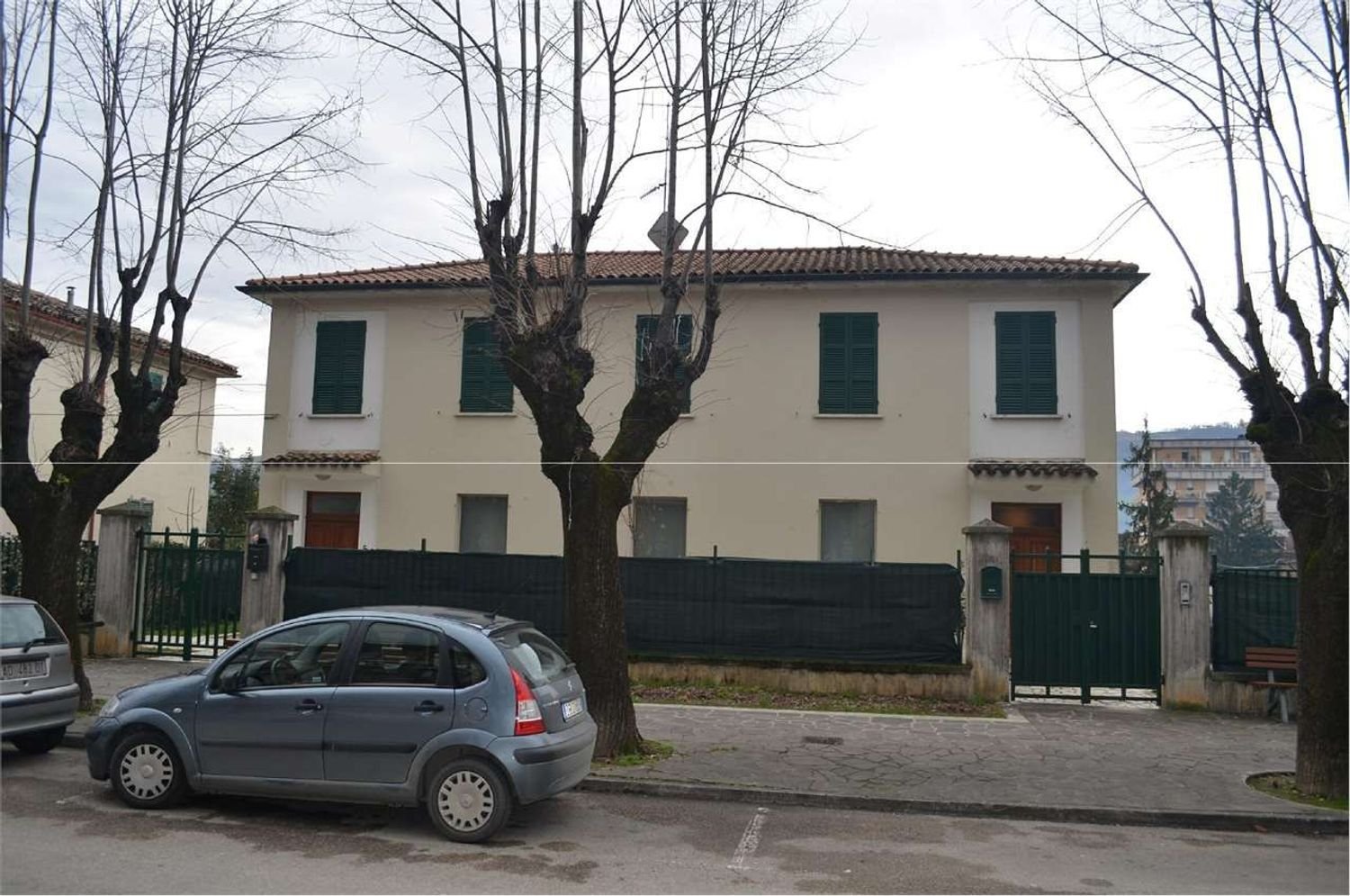 8 rooms House in Montorio al Vomano, Italy No. 98322