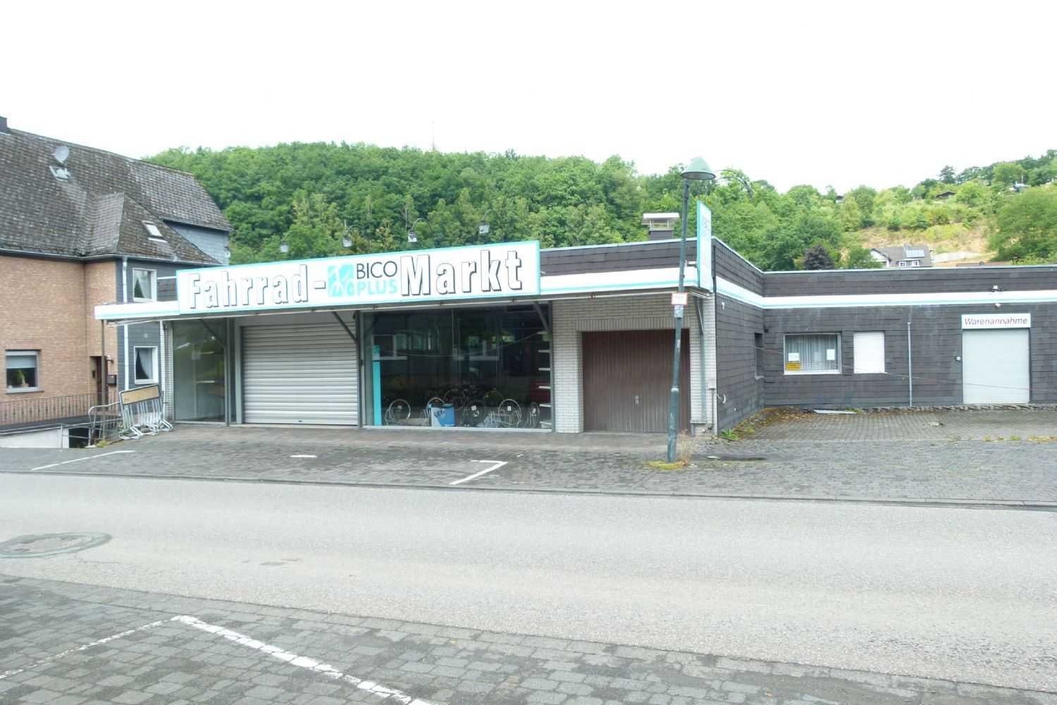 Коммерческая недвижимость 2500м² в Altenkirchen, Германия № 130487