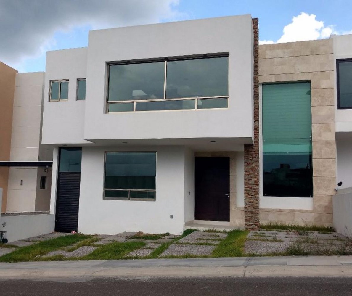 3 bedrooms House in Queretaro, Mexico No. 165669