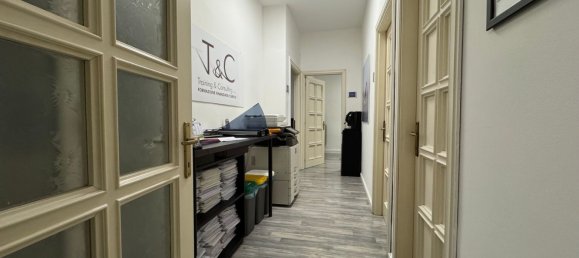 9 rooms Apartment in Penne, Italy No. 254768 5