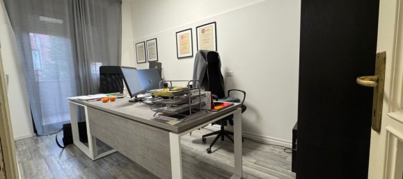 9 rooms Apartment in Penne, Italy No. 254768 4