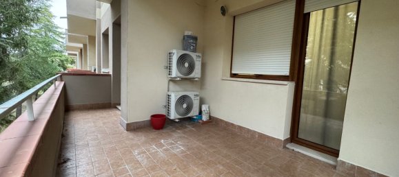 9 rooms Apartment in Penne, Italy No. 254768 13