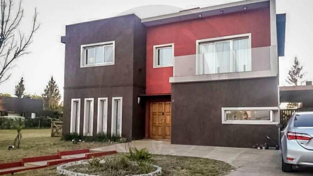 3 bedrooms House in Tigre, Argentina No. 16470