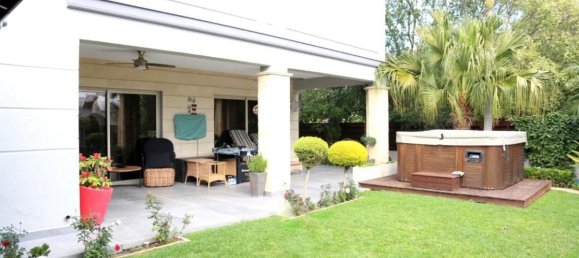 6 bedrooms Villa in Nicosia, Cyprus No. 2114 11