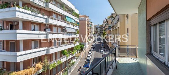 4 rooms Apartment in Rome, Italy No. 131277 20