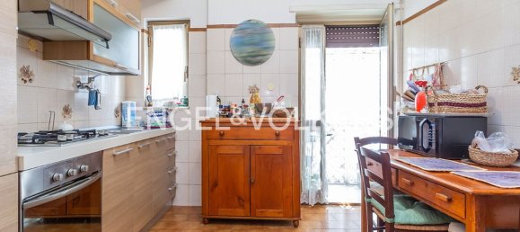 4 rooms Apartment in Rome, Italy No. 131277 6