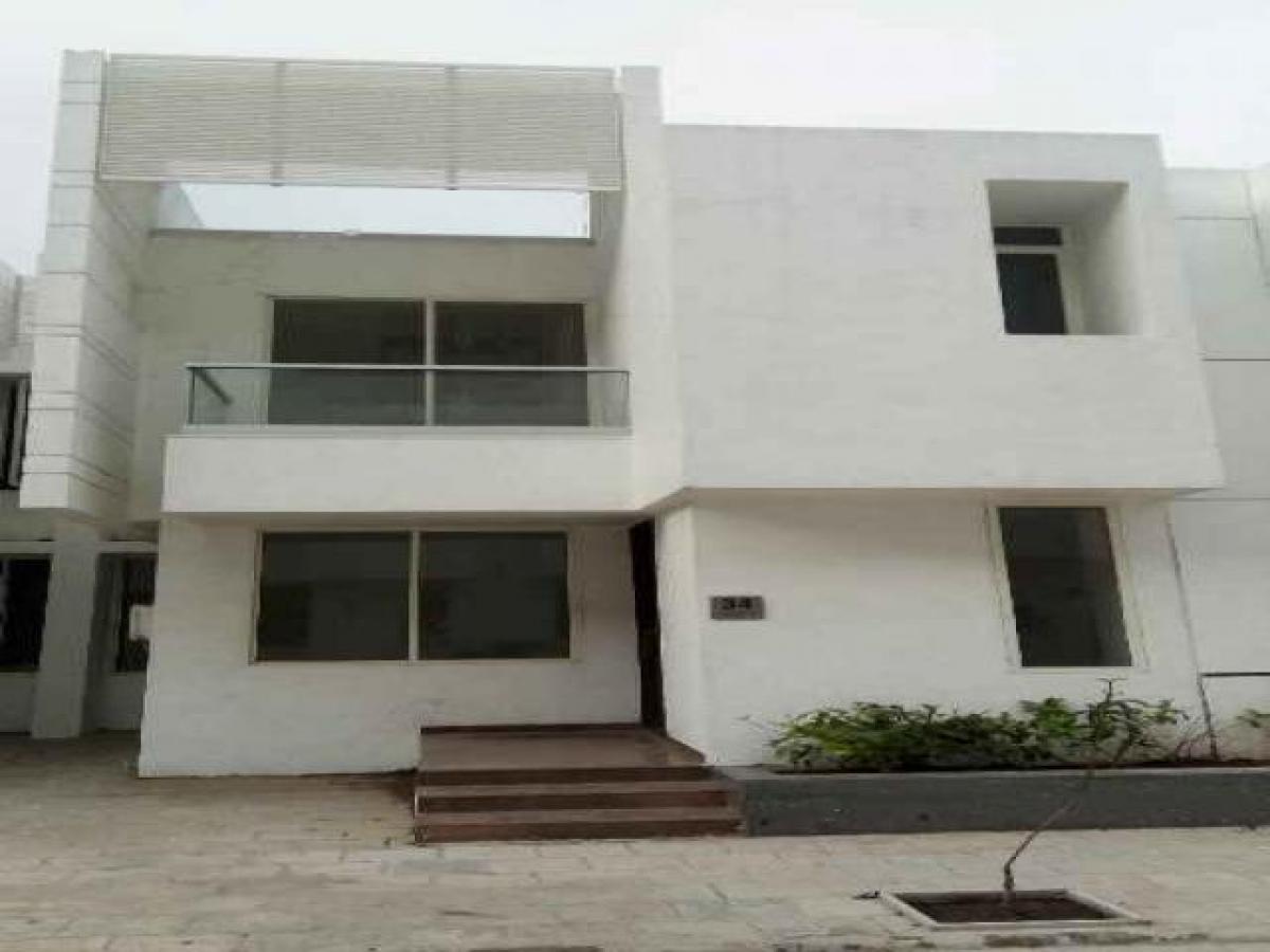 3 bedrooms House in Amdavad, India No. 18808