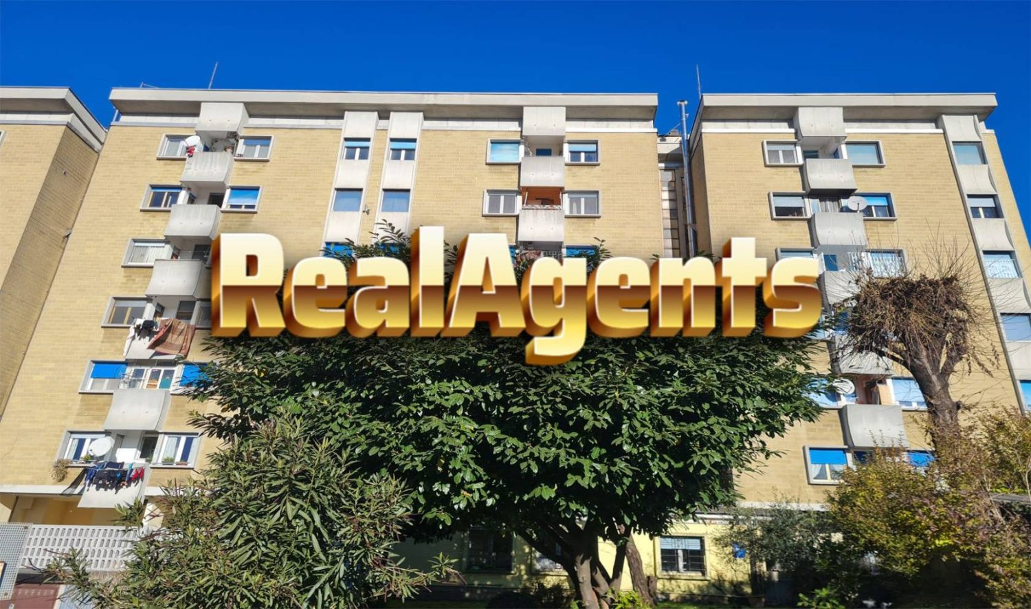 2 bedrooms Apartment in Solaro, Italy No. 189896