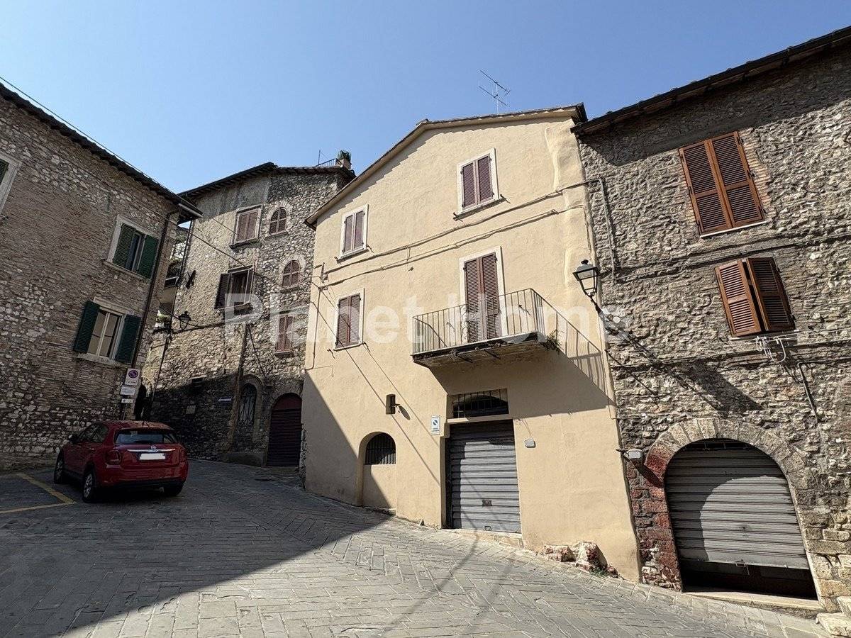 Квартира с 2 спальнями в Нарни, Италия № 351615