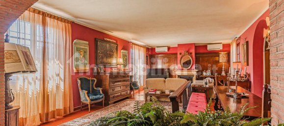 3 bedrooms Villa in Montecarlo, Italy No. 325620 10