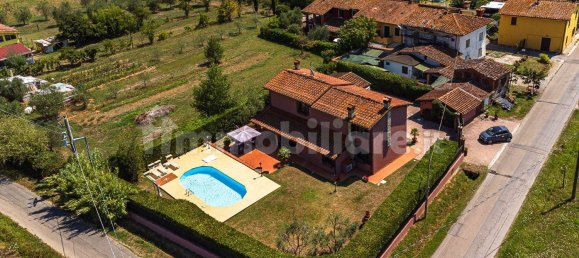 3 bedrooms Villa in Montecarlo, Italy No. 325620 3