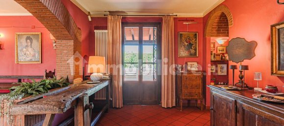 3 bedrooms Villa in Montecarlo, Italy No. 325620 8