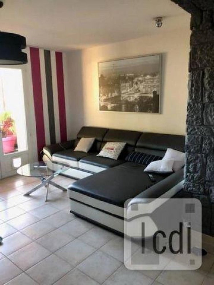 Estudio en Beaucaire, France No. 25373