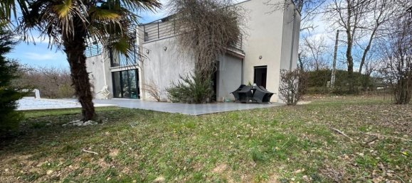 4 bedrooms Villa in Viriville, France No. 194155 4