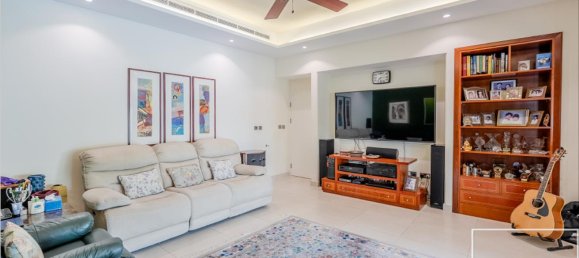 4 Schlafzimmer Villa in Meadows, UAE, Nr. 112146 4