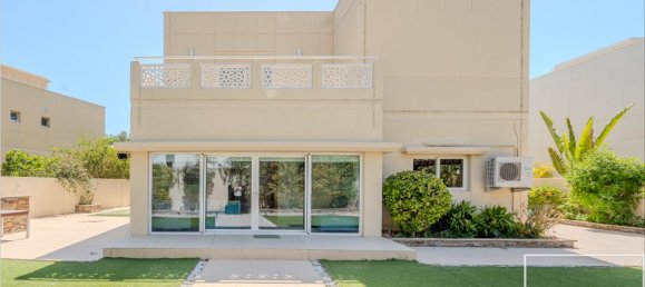 4 Schlafzimmer Villa in Meadows, UAE, Nr. 112146 14