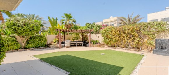 4 Schlafzimmer Villa in Meadows, UAE, Nr. 112146 10