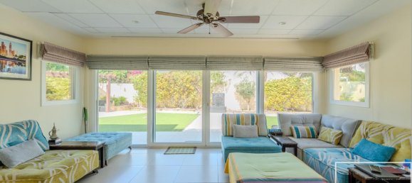4 Schlafzimmer Villa in Meadows, UAE, Nr. 112146 5