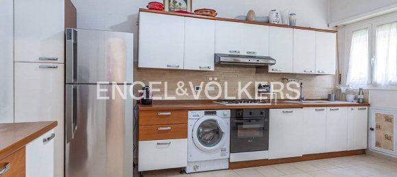 2 bedrooms Apartment in Rome, Italy No. 333622 5