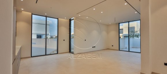 5 bedrooms Villa in Yas Island, UAE No. 29143 13