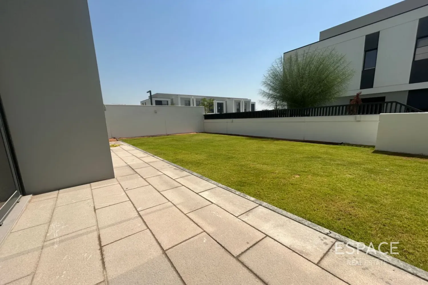 4 chambres maison de ville à louer à Al Furjan, Dubai, UAE № 106087