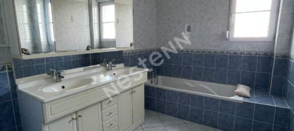 3 Schlafzimmer Haus in Blois, France, Nr. 58372 9