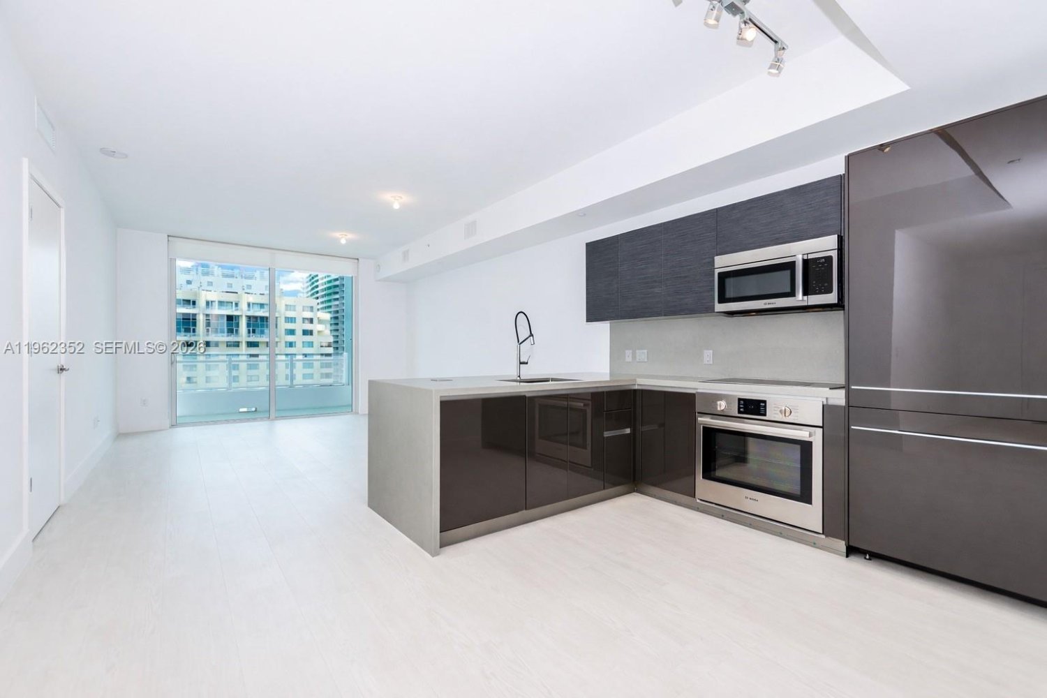 1 Schlafzimmer Gewerbliche Immobilien in Miami, USA, Nr. 615784