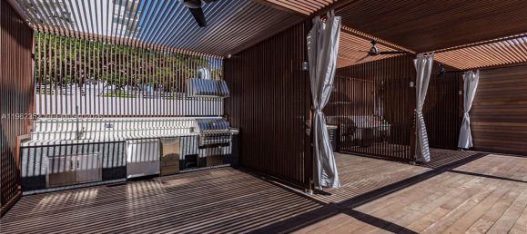 1 Schlafzimmer Gewerbliche Immobilien in Miami, USA, Nr. 615784 10