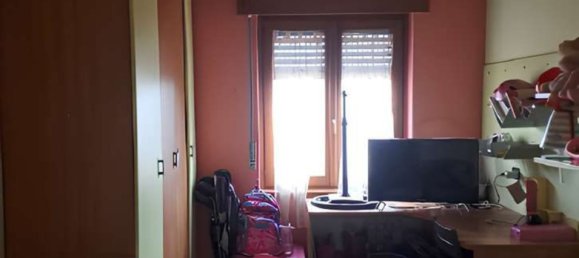 3-salle Appartement à Induno Olona, Italy No. 3195 4