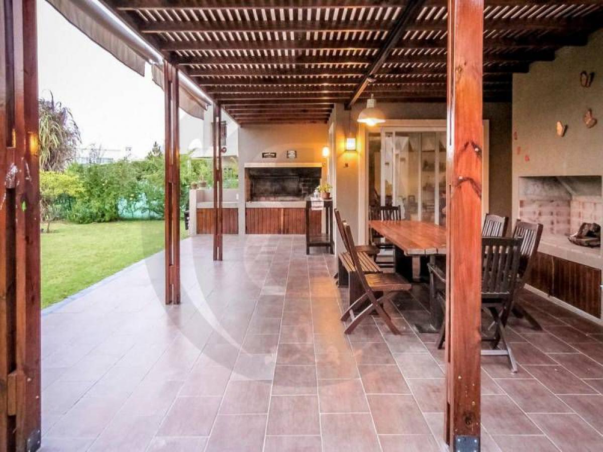 3 Schlafzimmer Haus in Tigre, Argentina, Nr. 81429