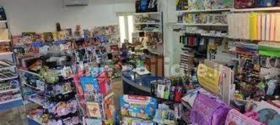 Коммерческая недвижимость с 2 комнатами в Вадо Лигуре, Италия № 189155 41