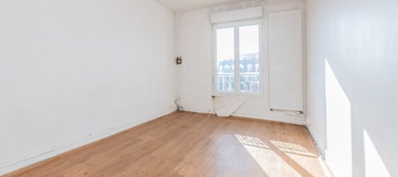 1 bedroom Apartment in Romainville, France No. 325864 4