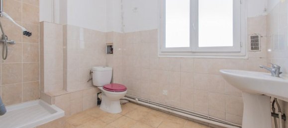 1 bedroom Apartment in Romainville, France No. 325864 5