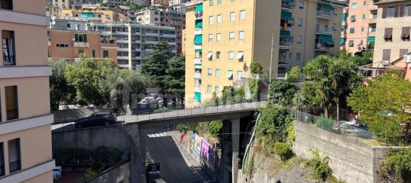 2 Schlafzimmer Wohnung in Genoa, Italy, Nr. 349991 8