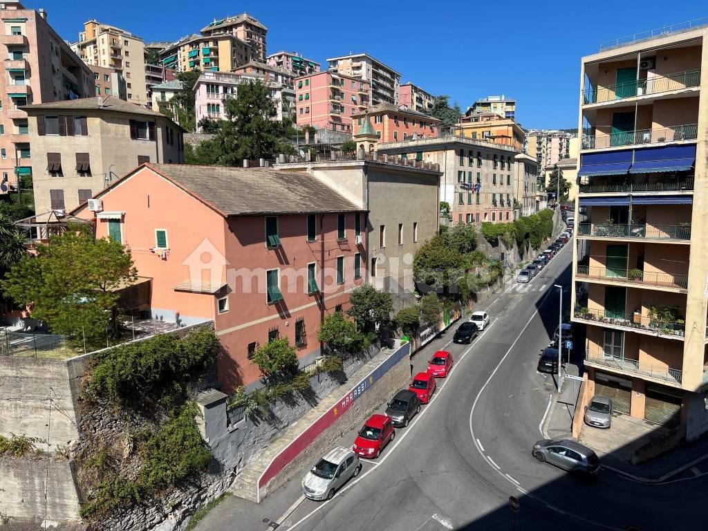 Apartamento de 2 dormitorios en Genoa, Italy No. 349991