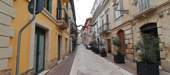 3 rooms Apartment in Città Sant'Angelo, Italy No. 137021 10