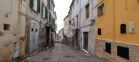 3 rooms Apartment in Città Sant'Angelo, Italy No. 137021 12