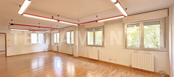 Apartamento de 5 habitaciónes en Como, Italy No. 162520 2