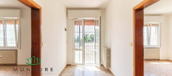 Villa de 6 dormitorios en Calderara di Reno, Italy No. 355849 3