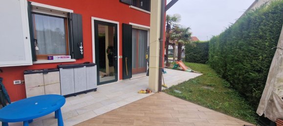 Дом с 4 комнатами в Кьоджа, Италия № 135542 4