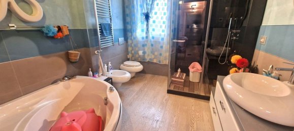 Дом с 4 комнатами в Кьоджа, Италия № 135542 15