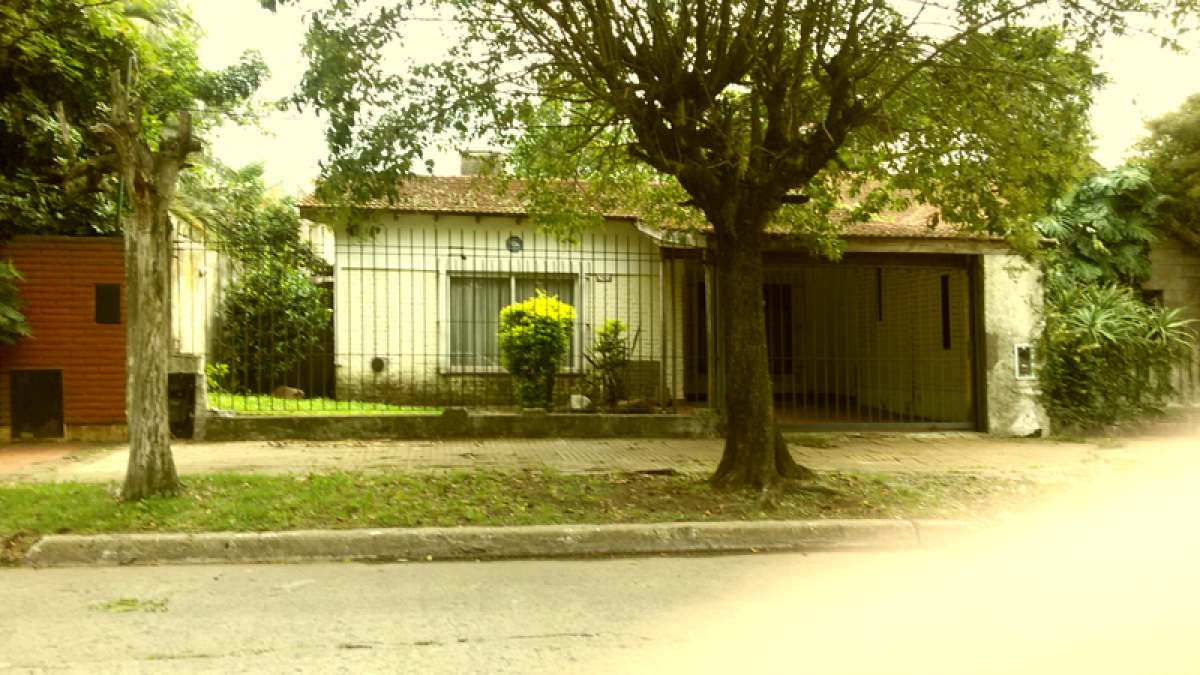 3 bedrooms House in Ituzaingo, Argentina No. 67522