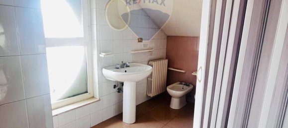 2 Schlafzimmer Penthouse in Campobasso, Italy, Nr. 69649 18