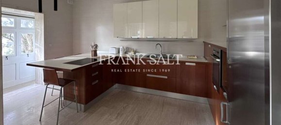 2 bedrooms Apartment in Floriana, Malta No. 10625 3