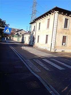 Apartamento de 2 dormitorios en Saronno, Italy No. 261842