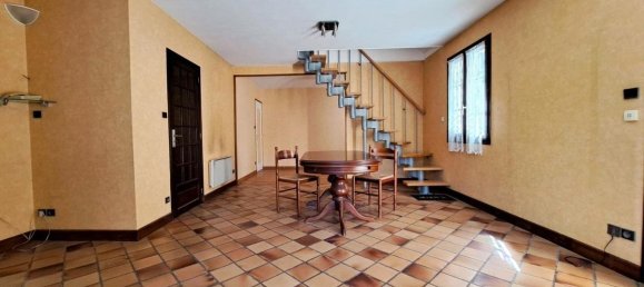 4 bedrooms House in Orleans, France No. 250951 12