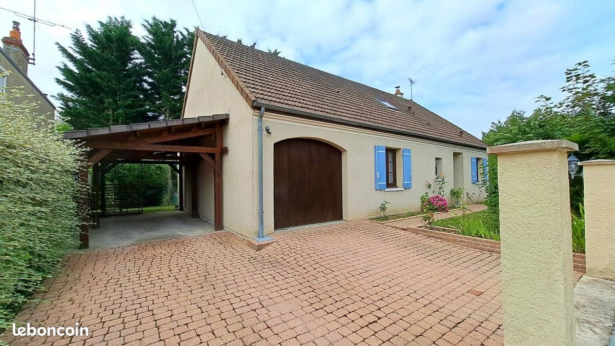 4 bedrooms House in Orleans, France No. 250951
