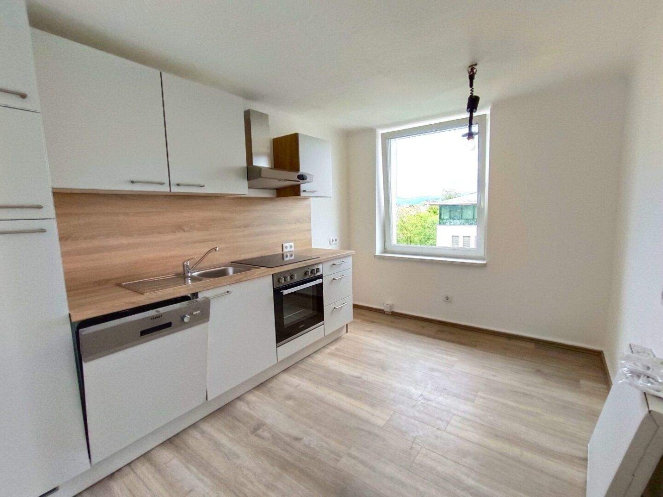 3 rooms Apartment in Klagenfurt am Worthersee, Austria No. 247116