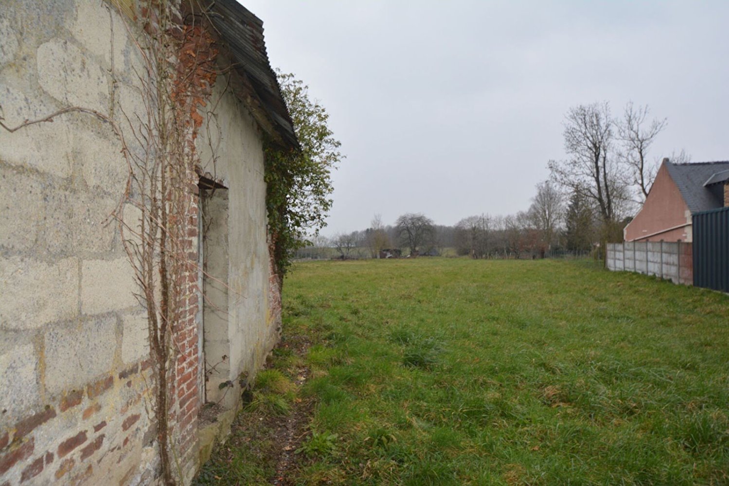 Grundstück in Monceau-les-Leups, France 1420m², Nr. 77724