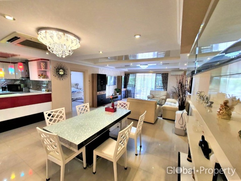 3 bedrooms Condo in Pattaya, Thailand No. 3409